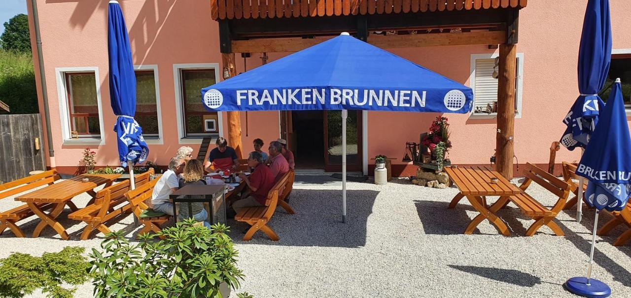 Gasthaus Zum Schneider Pottenstein Buitenkant foto